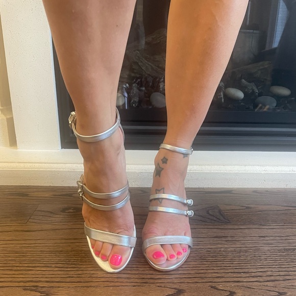 Silver Strappy block heel. Nine West. Size 8m. Worn twice. - Picture 6 of 6